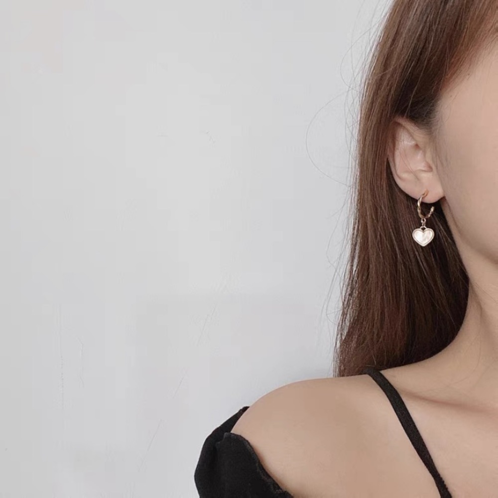 πππLast one Light Pink Heart Twist Hoop Earring - Picture 6 of 13